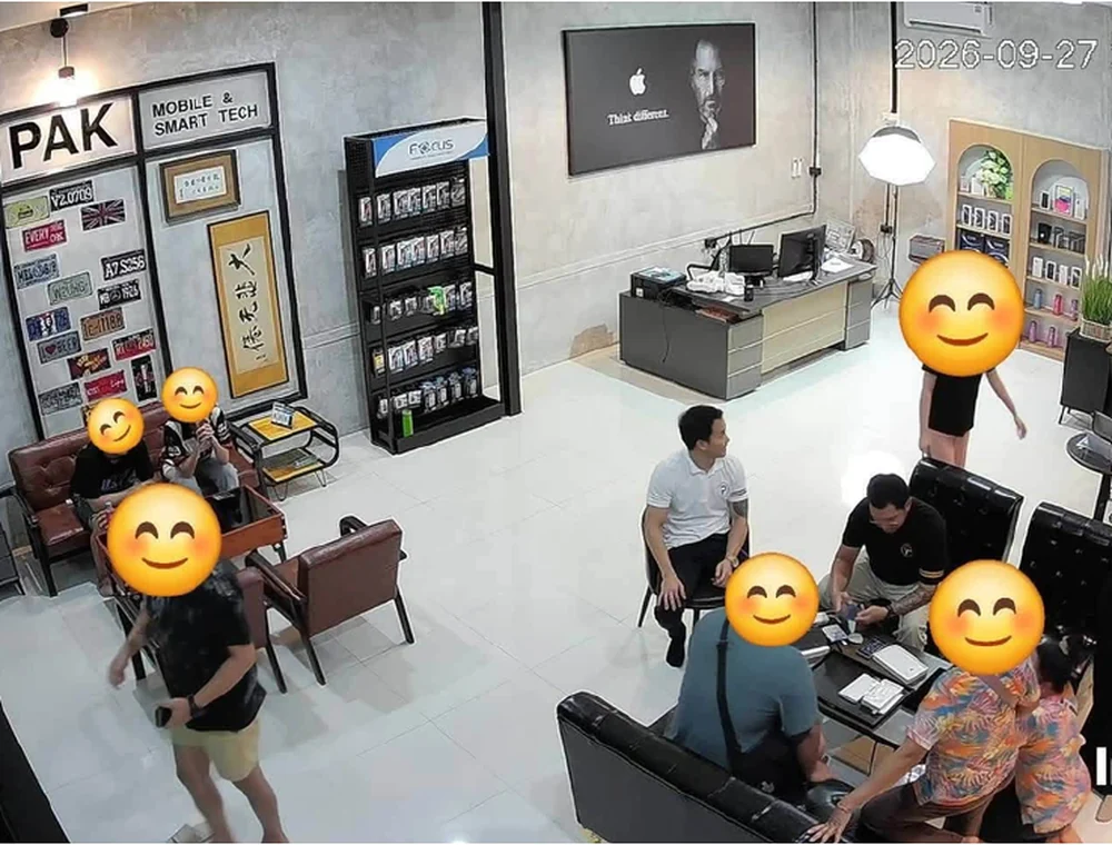 บรรยากาศภายในร้าน POKPAK MOBILE